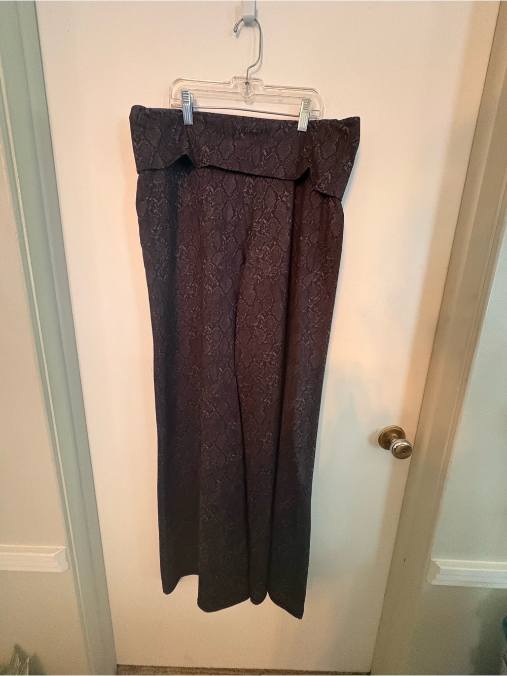 Fabletics flared yoga pants